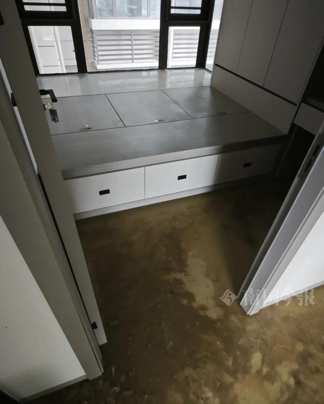 泡！业主崩溃：全屋都是无法接受凯发K8登录入口婚房被粪水浸(图4)